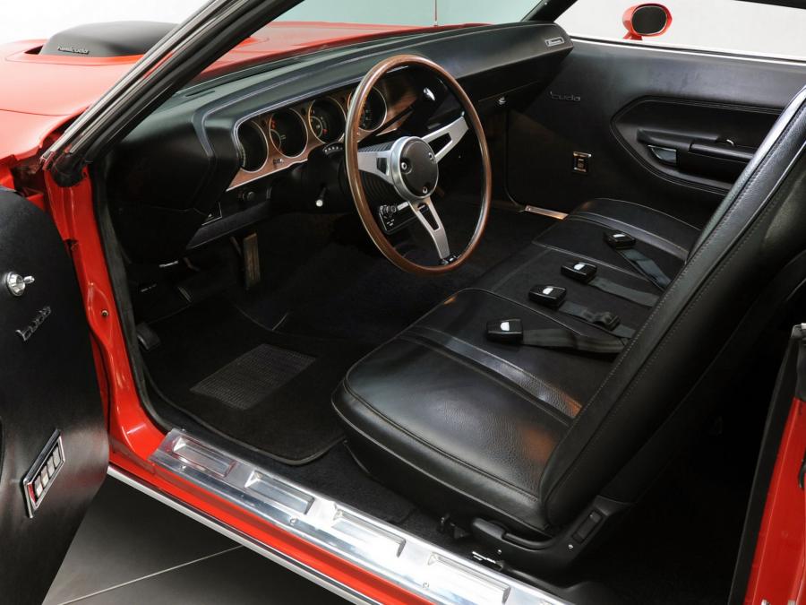 Интерьер Plymouth Hemi ’Cuda 1971 года  (фото 35 из 48)